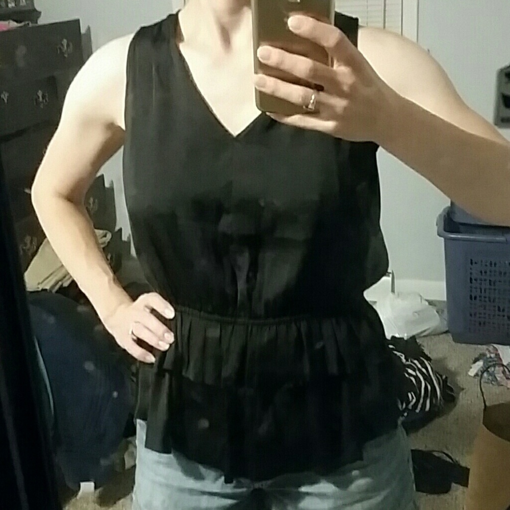 V neck, tiered hem, tank top